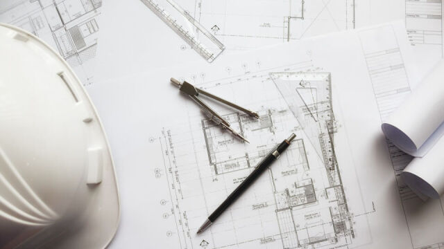 Czy warto zatrudnić profesjonalnego tyca budowlanego?