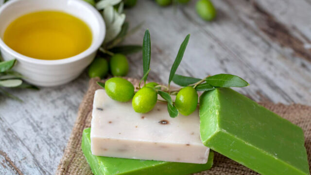 4 sposoby na wykorzystanie naturalnego mydła oliwkowego w codziennej pielęgnacji