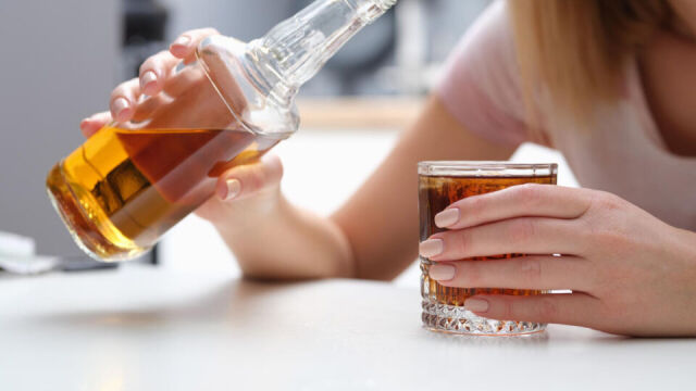 Mity i fakty na temat leczenia uzależnień od alkoholu