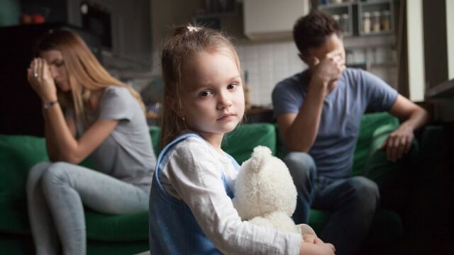 Sposoby radzenia sobie dzieci z emocjami podczas rozwodu