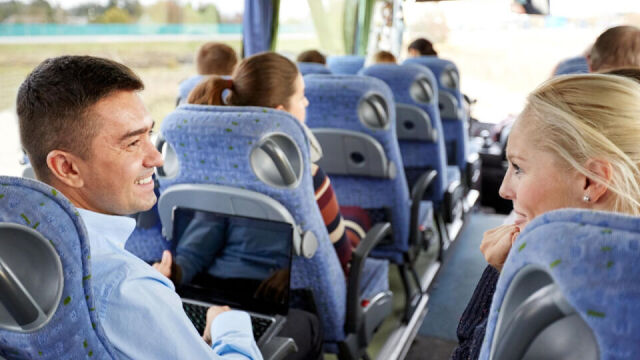 Bezpieczne podróżowanie autobusem z Holandii do Polski: co warto wiedzieć?