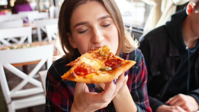 Czym różni się pizza włoska od typowo polskiej?