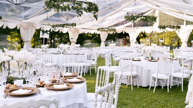 Choosing the Perfect Decorations for an Outdoor Wedding